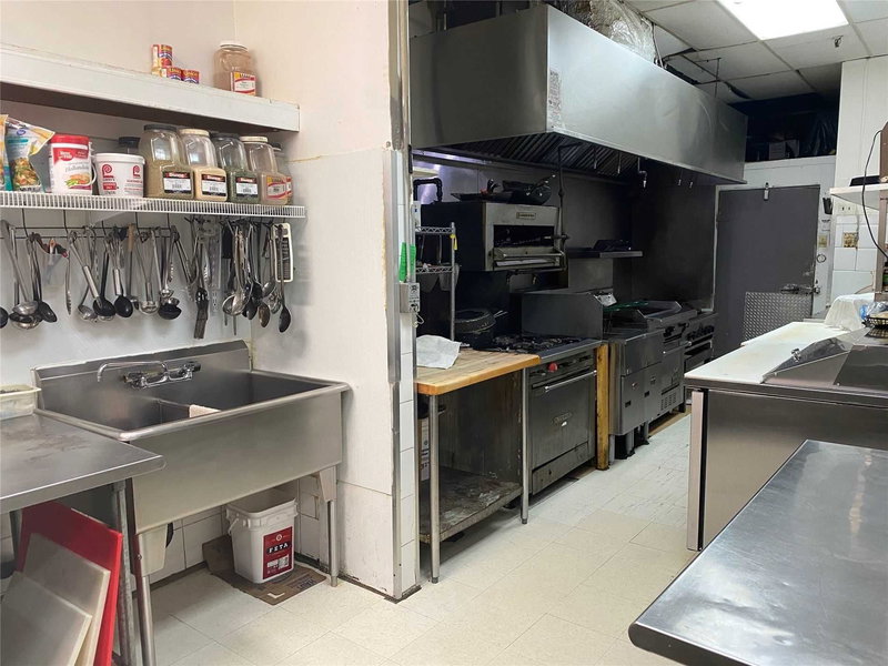 1 - 3300 Steeles Ave W, Vaughan, L4K2Y4 | Image 3