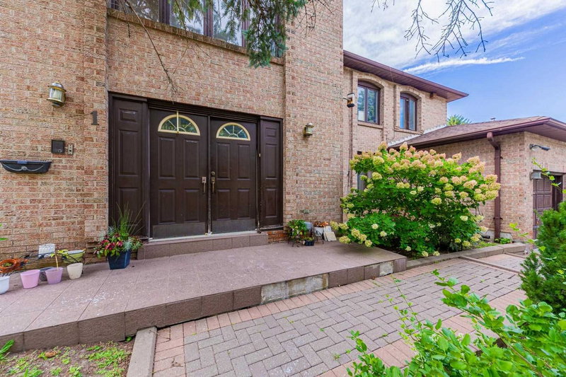 1 Whitelaw Crt, Markham, L3T 5E6 | Image 3