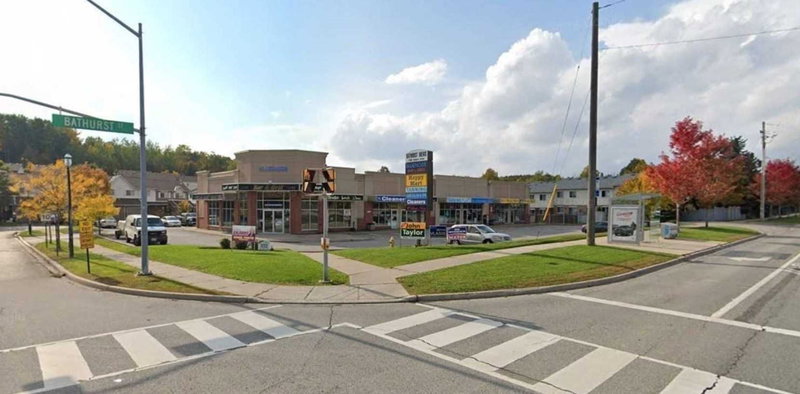 7/8 - 17080 Bathurst St, Newmarket, L3Y3A5 | Image 2