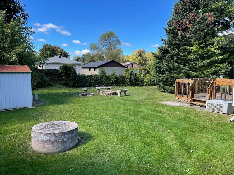 350 The Queensway S, Georgina, L402B9 | Image 2