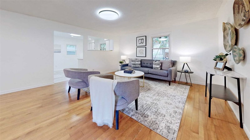 34 Connor Dr, Whitchurch-Stouffville, L4A7X3 | Image 3