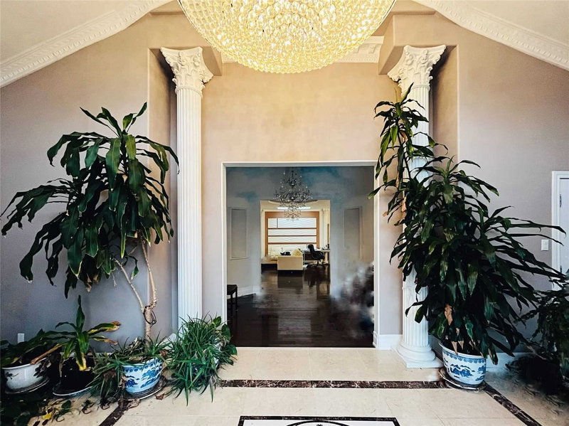 8 Ridgewood Dr, Richmond Hill, L4E 3M1 | Image 3