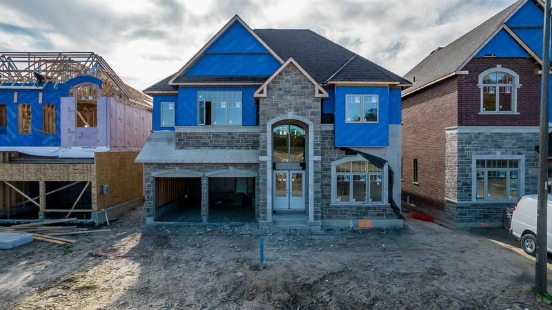 21 Charles White Crt, East Gwillimbury, L9N0T7 | Image 3