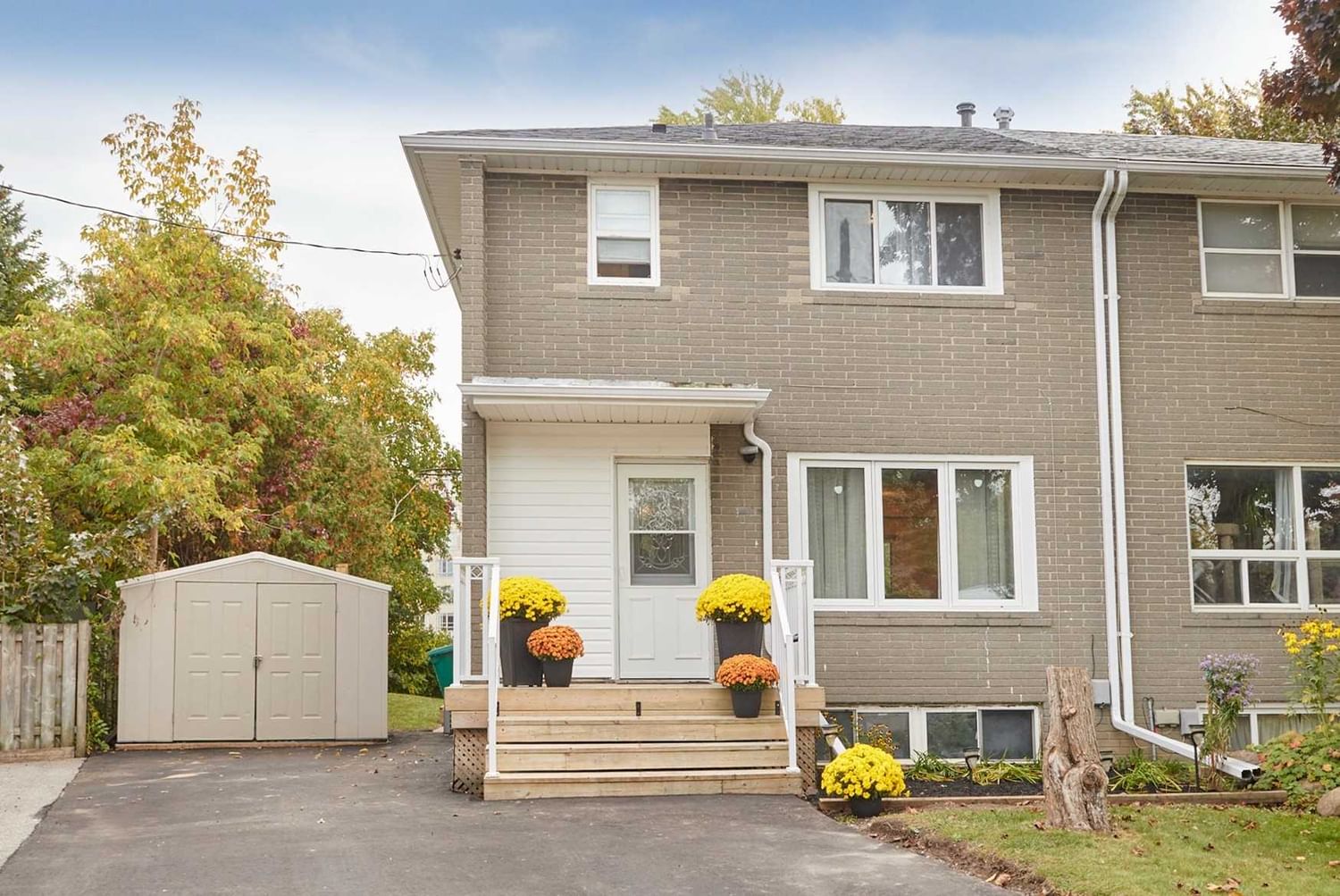 Semi-Detached House sold at 202 Penn Avenue, Newmarket, Bristol-London, L3Y2S5 - MLS: N5788408