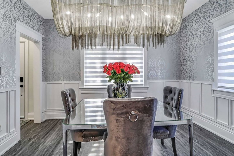 97 Centre St E, Richmond Hill, L4C3P6 | Image 3