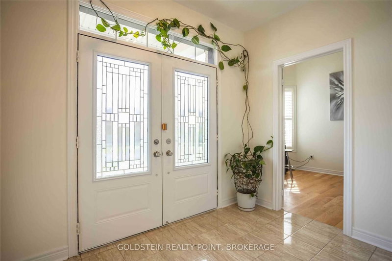 104 Sharpe Cres, New Tecumseth, L0G 1W0 | Image 2