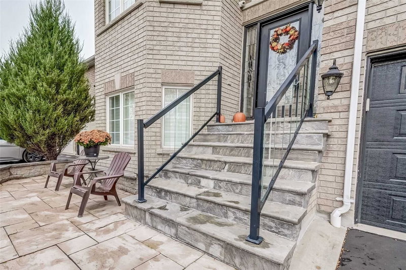 15 Eve Crt, Bradford West Gwillimbury, L3Z3H6 | Image 3