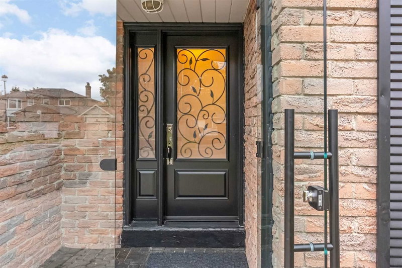 72 Ashton Rd, Newmarket, L3Y5R5 | Image 3