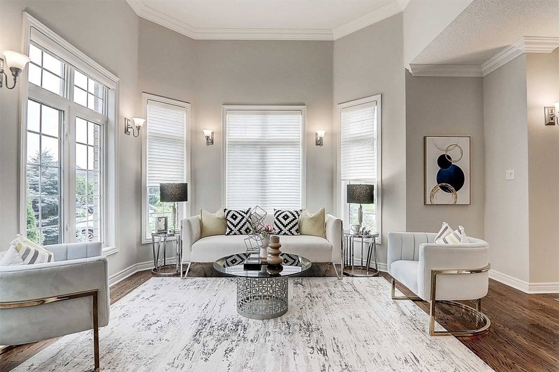 922 Best Circ, Newmarket, L3X2H8 | Image 3