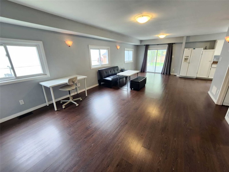 261 Parkway Ave, Georgina, L4P2W1L | Image 3