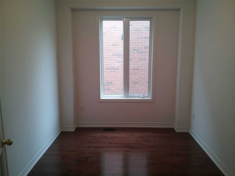 73 Eakin Mill Rd, Markham, L6E1N9 | Image 2