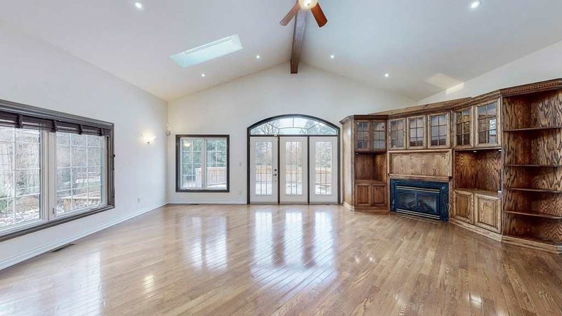 20 Blackforest Dr, Richmond Hill, L4E2P5 | Image 3