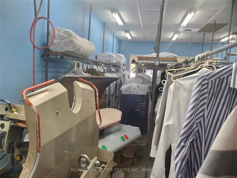 8 - 9625 Yonge St, Richmond Hill, L4C 5T2 | Image 3