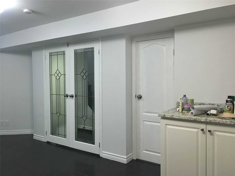 58 Larksmere Crt, Markham, L3R3R1 | Image 2