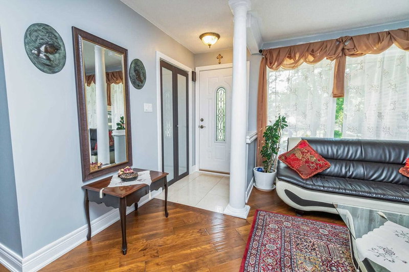 8 Cardwell Crt, Adjala-Tosorontio, L9W2V4 | Image 3