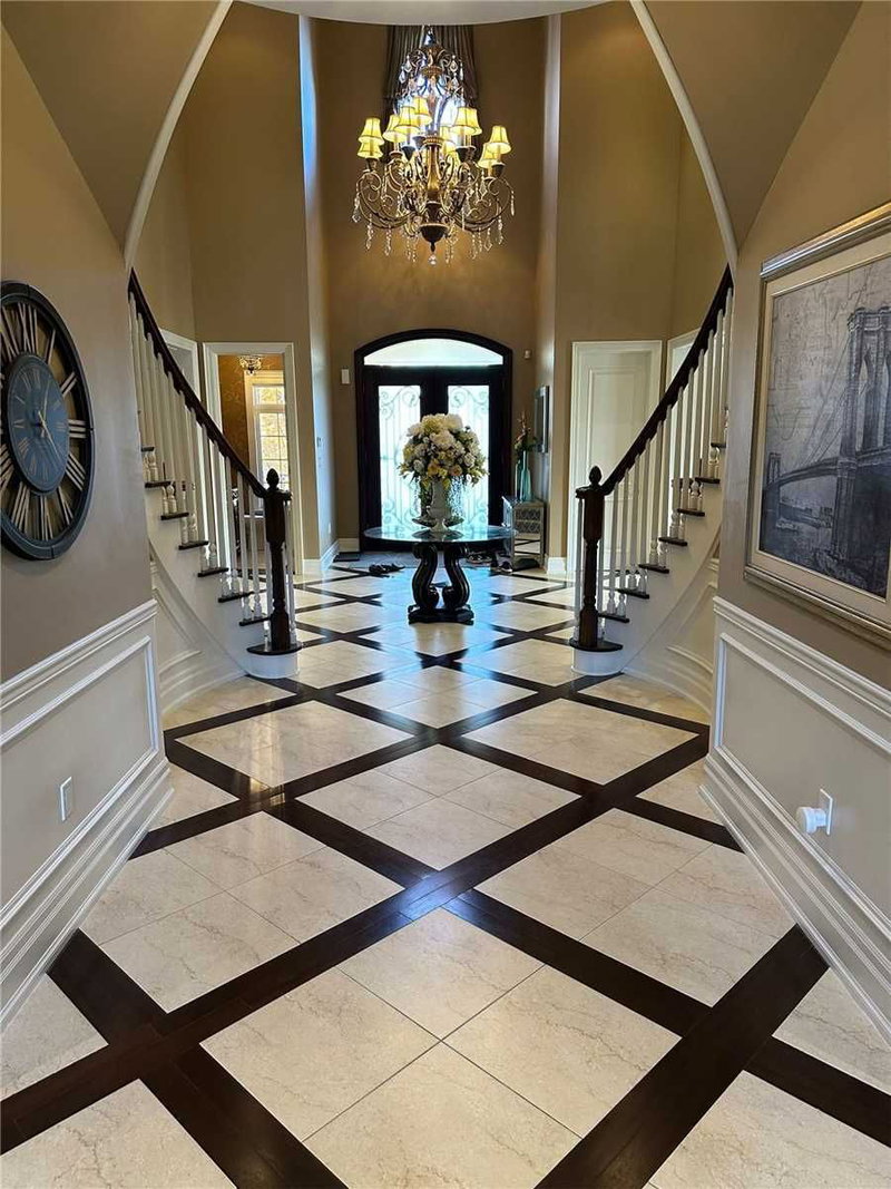 80 Callaway Crt, Vaughan, L4J8K9 | Image 2