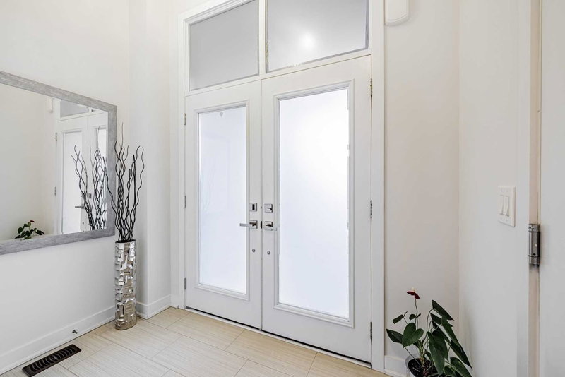 62 Helliwell Cres, Richmond Hill, L4E-1C7 | Image 2