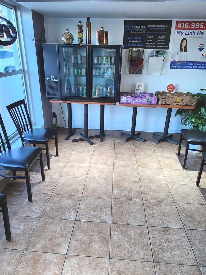 268 The Queensway South Rd S, Georgina, L4P2B4 | Image 3