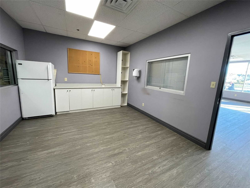 1 - 100 Harry Walker Pkwy, Newmarket, L3Y7B2 | Image 2