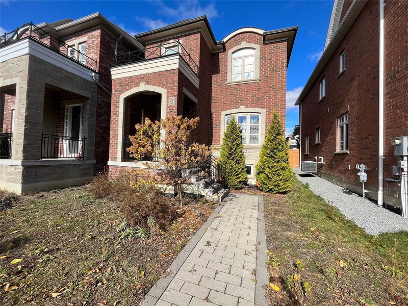 24 Plantain Lane, Richmond Hill, L4E1B9 | Image 2