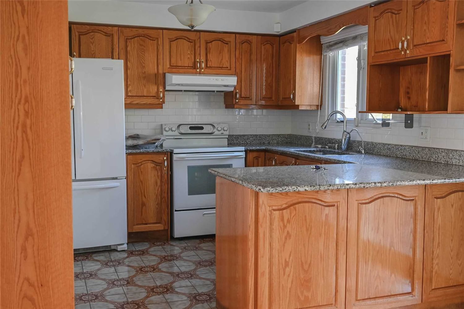 Listing Image 7