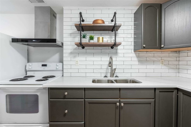 12 Smith St, Bradford West Gwillimbury, L3Z3C9 | Image 2