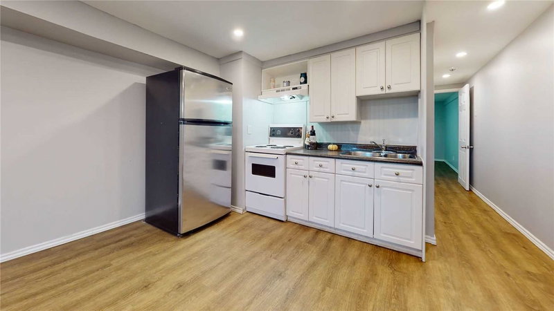 Bsmnt - 39 Davis Rd, Aurora, L4G2B4 | Image 2