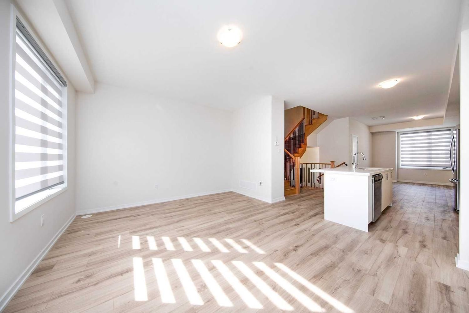 Townhouse leased at 37 Origin Way, Vaughan, Ontario, L6A 5C6 - Patterson - MLS: N5820053