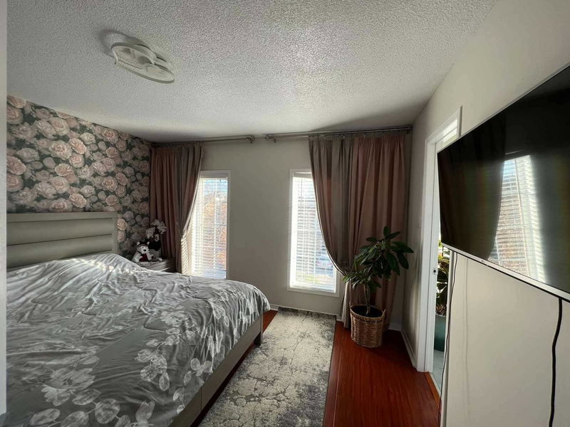 99 Lucena Cres, Vaughan, L6A2W4 | Image 3