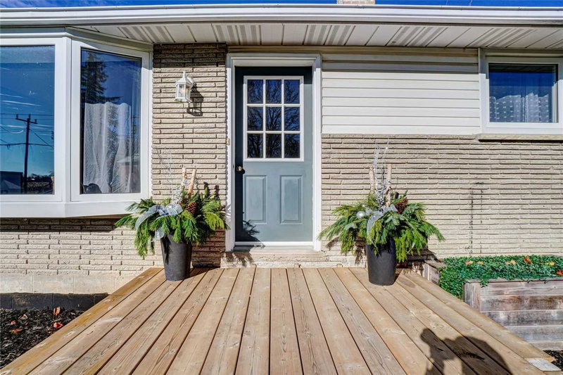 1990 Victoria St, Innisfil, L9S 1K2 | Image 2