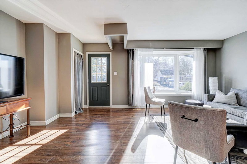 1990 Victoria St, Innisfil, L9S 1K2 | Image 3