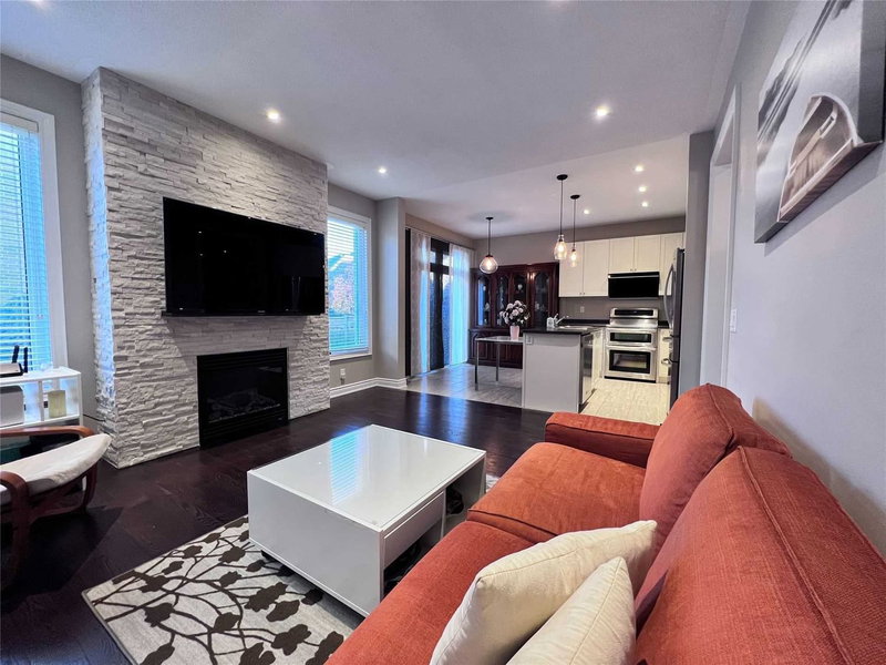 9 Old Field Cres, East Gwillimbury, L9N 0A5 | Image 3