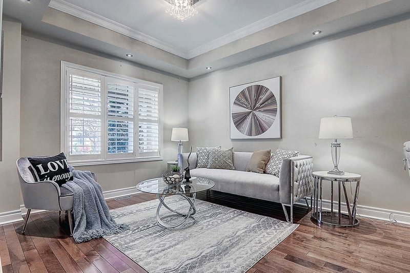 38 Rondeen Rd, Vaughan, L4K5S1 | Image 3