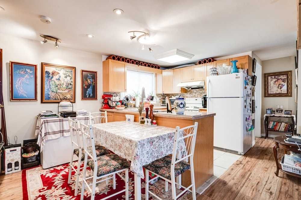 Listing Image 7