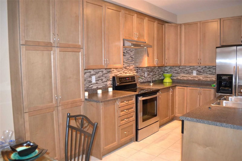 41 Big Hill Cres, Vaughan, L6A4S1 | Image 3