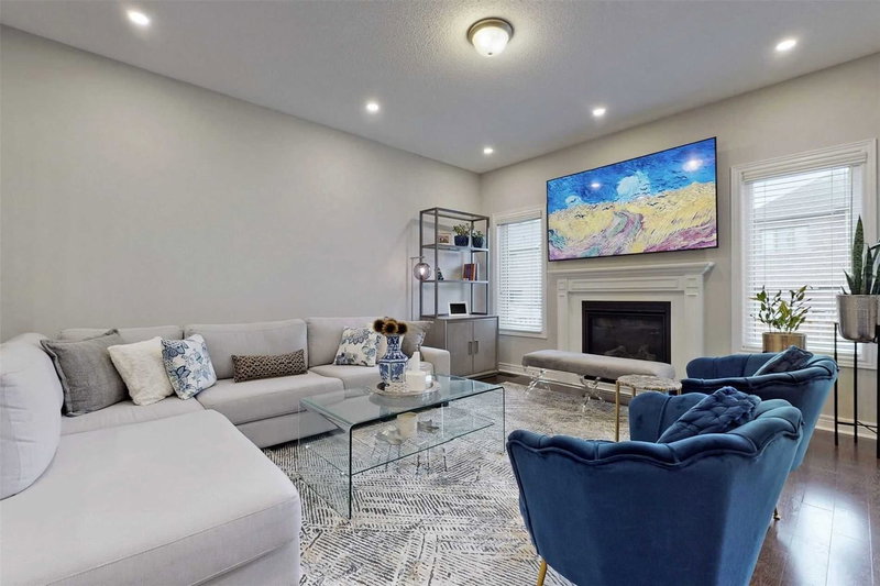 62 Romanelli Cres, Bradford West Gwillimbury, L3Z 0X7 | Image 2