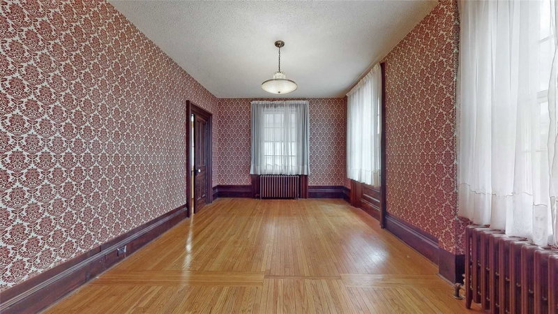 326 Main St, King, Log1T0 | Image 2