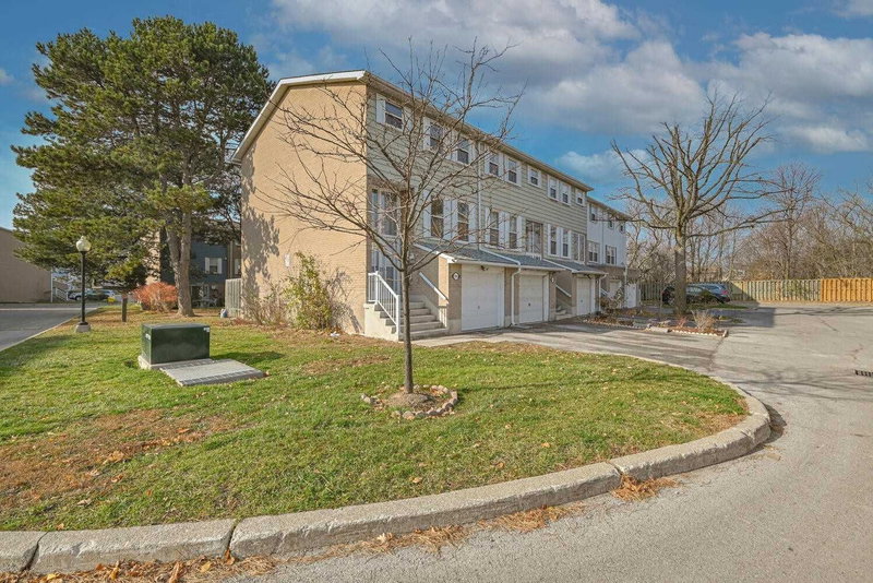 36 - 1742 John St, Markham, L3T1Y9 | Image 2