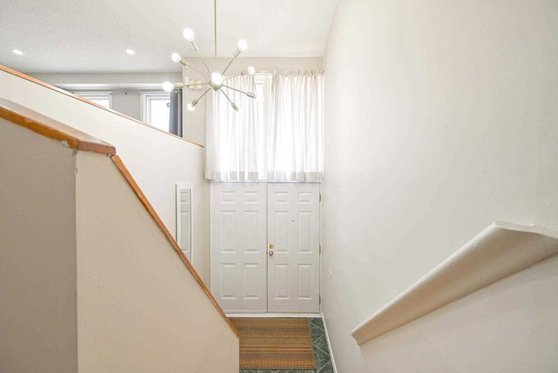 36 - 1742 John St, Markham, L3T1Y9 | Image 3