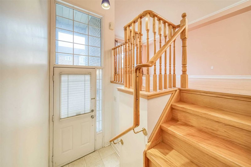 27 Orchid Rd, Markham, L3T 7T7 | Image 2