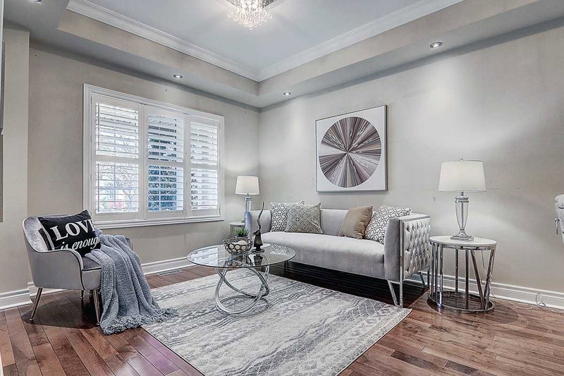 38 Rondeen Rd, Vaughan, L4K5S1 | Image 3