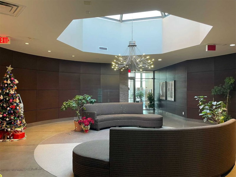 210 - 57 Upper Duke Cres, Markham, L6G0B8 | Image 2