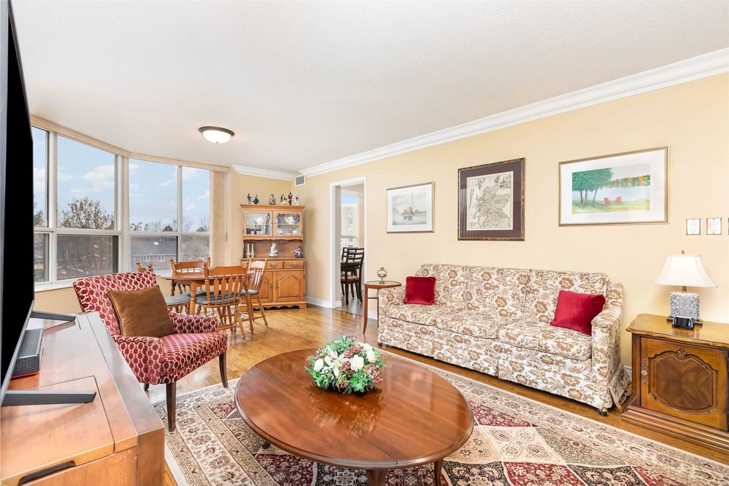 Listing Image 7