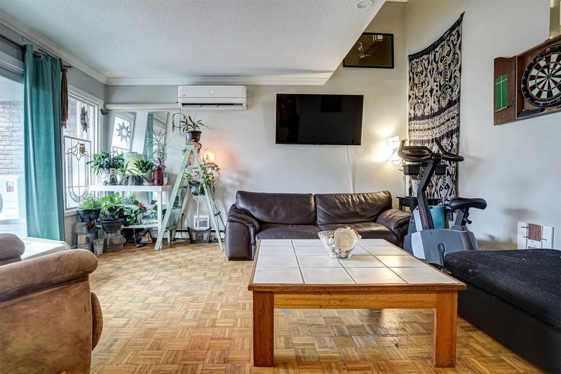 146 Milestone Cres, Aurora, L4G 3M2 | Image 3