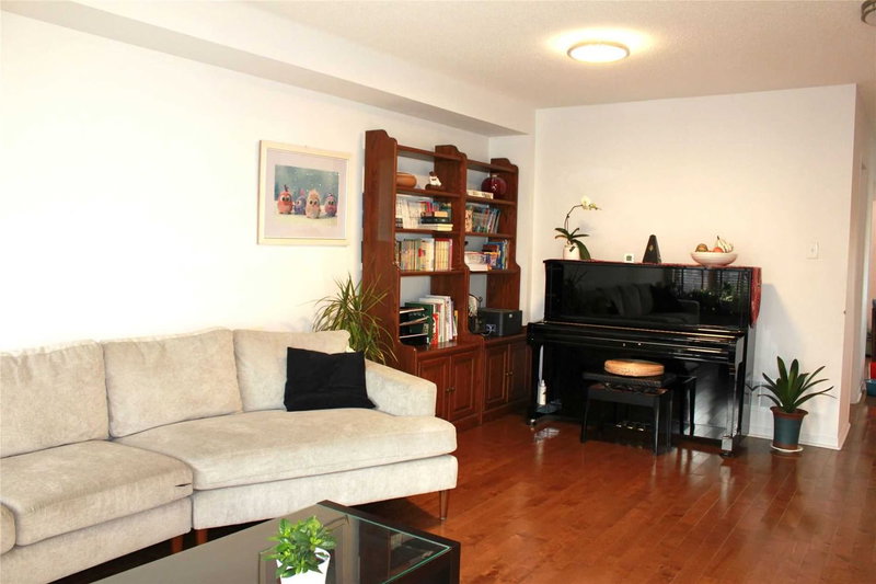 65 Westcliffe Cres, Richmond Hill, L4E 0S5 | Image 3