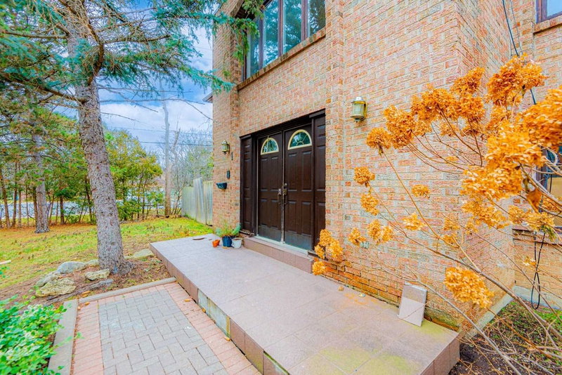 1 Whitelaw Crt, Markham, L3T 5E6 | Image 3