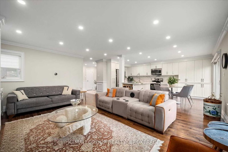 8 Colleen St, Vaughan, L4J 5H1 | Image 3