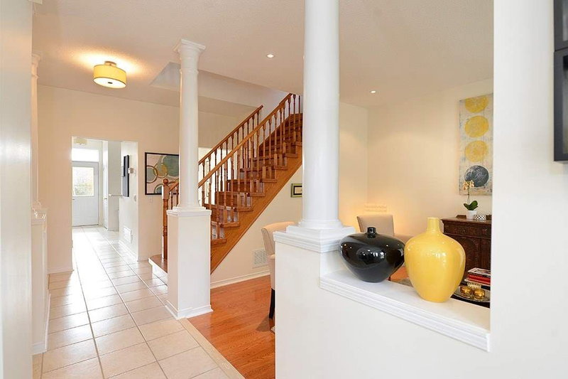 5 Angus Glen Blvd, Markham, L6C1Z1 | Image 3