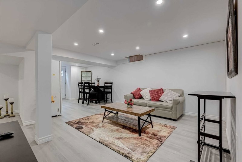 Bsmt - 72 Ashton Rd, Newmarket, L3Y 5R5 | Image 2