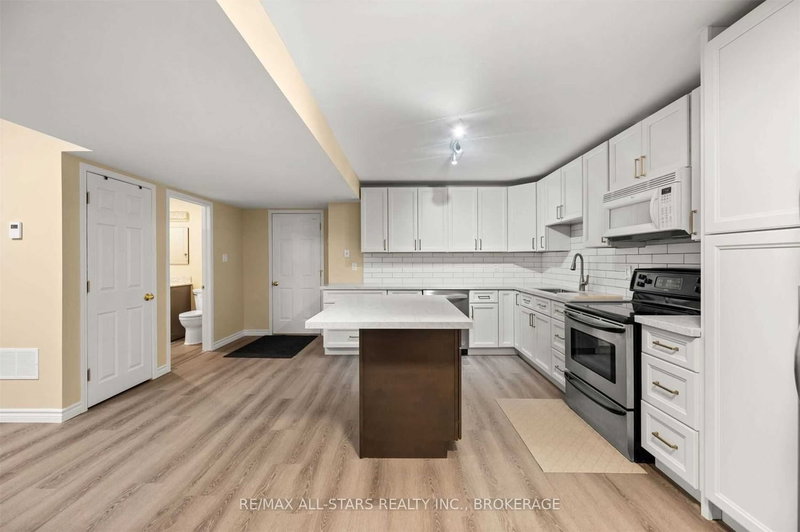 Bsmt - 4 Smith St, Bradford West Gwillimbury, L3Z 3C9 | Image 3